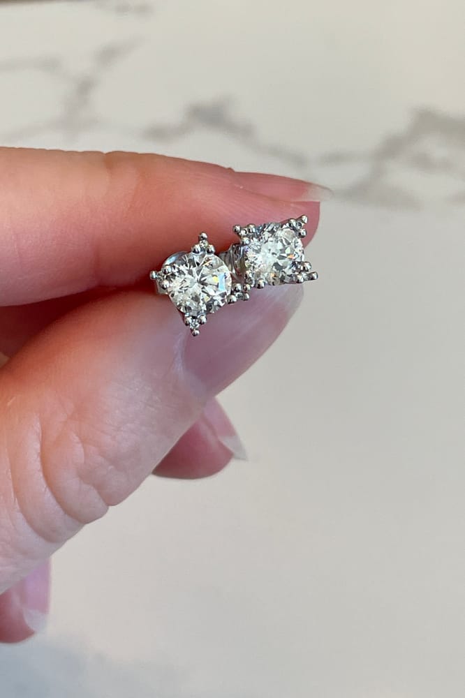 How to Use A Diamond Earring Size Chart on Ear Diamond Earring Size Chart on Ear: round diamonds